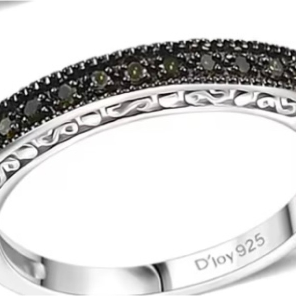 Diamond 0.10 Carat Ring in Sterling Silver